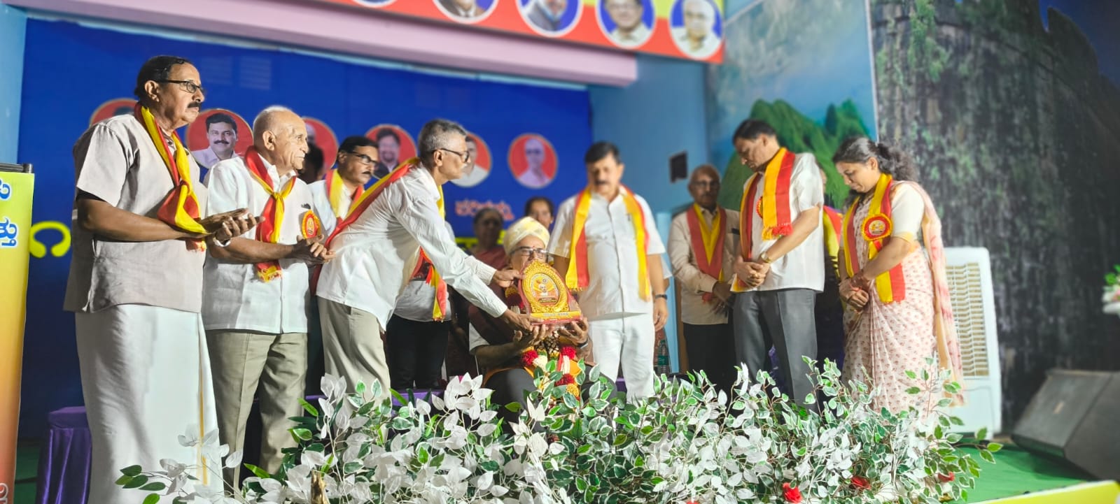 ಜಿಲ್ಲಾ ಕ.ಸಾ.ಪ ಅಧ್ಯಕ್ಷರಾದ ಡಿ ಮಂಜುನಾಥ್ ಕೆಲಸ ಶ್ಲಾಘನೀಯ   -   ಆರಗ ಜ್ಞಾನೇಂದ್ರ 