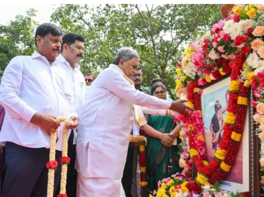 ಕನಕದಾಸರು ಕೇವಲ ಭಕ್ತರಾಗಿರದೇ ಒಬ್ಬ ದಾರ್ಶನಿಕ ವ್ಯಕ್ತಿಯಾಗಿದ್ದರು:ಮುಖ್ಯಮಂತ್ರಿ ಸಿದ್ದರಾಮಯ್ಯ*