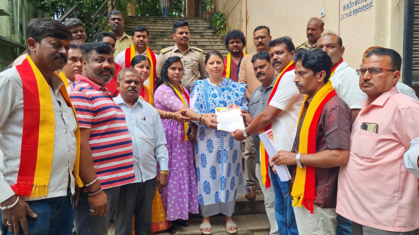 ಅಕ್ರಮ ಮಧ್ಯ ಮಾರಾಟದ ವಿರುದ್ಧ ಕರವೇ ಸ್ವಾಭಿಮಾನಿ ಬಣದಿಂದ ಅಬಕಾರಿ ಉಪ ಆಯುಕ್ತರು ರವರಿಗೆ ಮನವಿ 