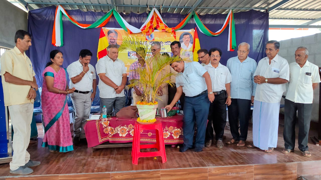 ಕ. ಸಾ ಪ ದಿಂದ ಮಠದ ದತ್ತಿ ನಿಧಿ ಕಾರ್ಯಕ್ರಮ